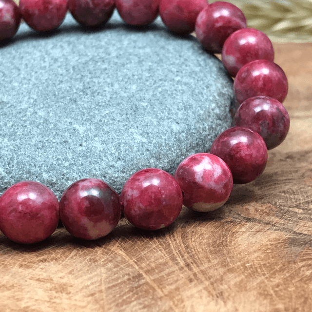 Thulite