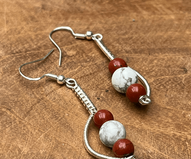 Howlite / jaspe rouge